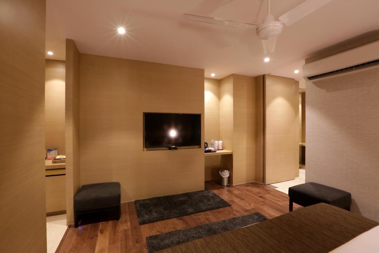 Hotel The Manor - A Boutique Hotel Jorhāt المظهر الخارجي الصورة