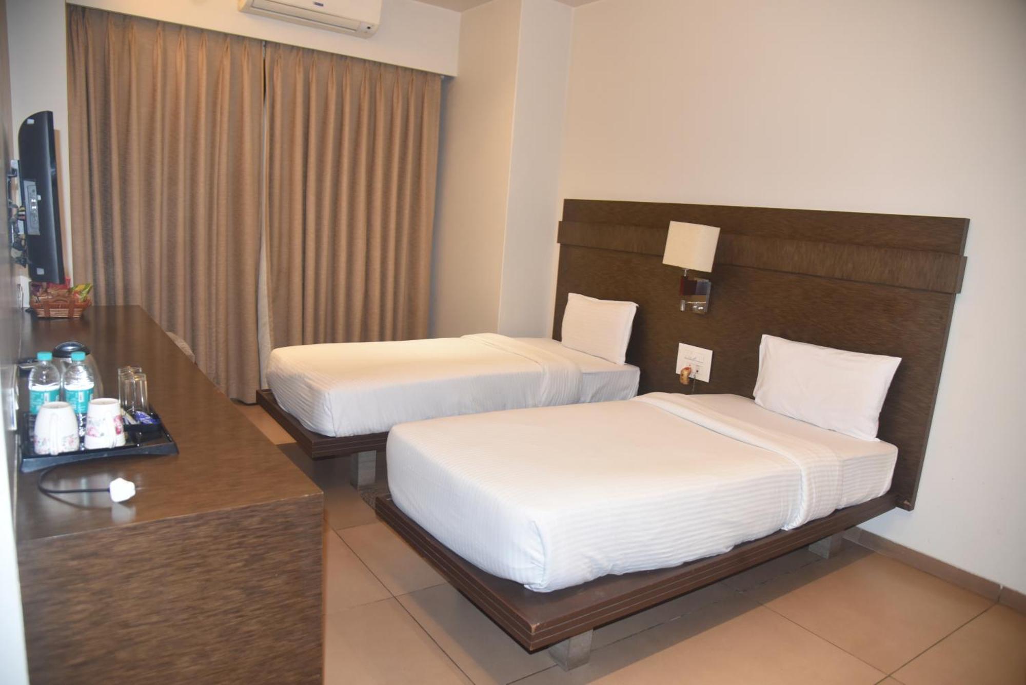 Hotel The Manor - A Boutique Hotel Jorhāt المظهر الخارجي الصورة