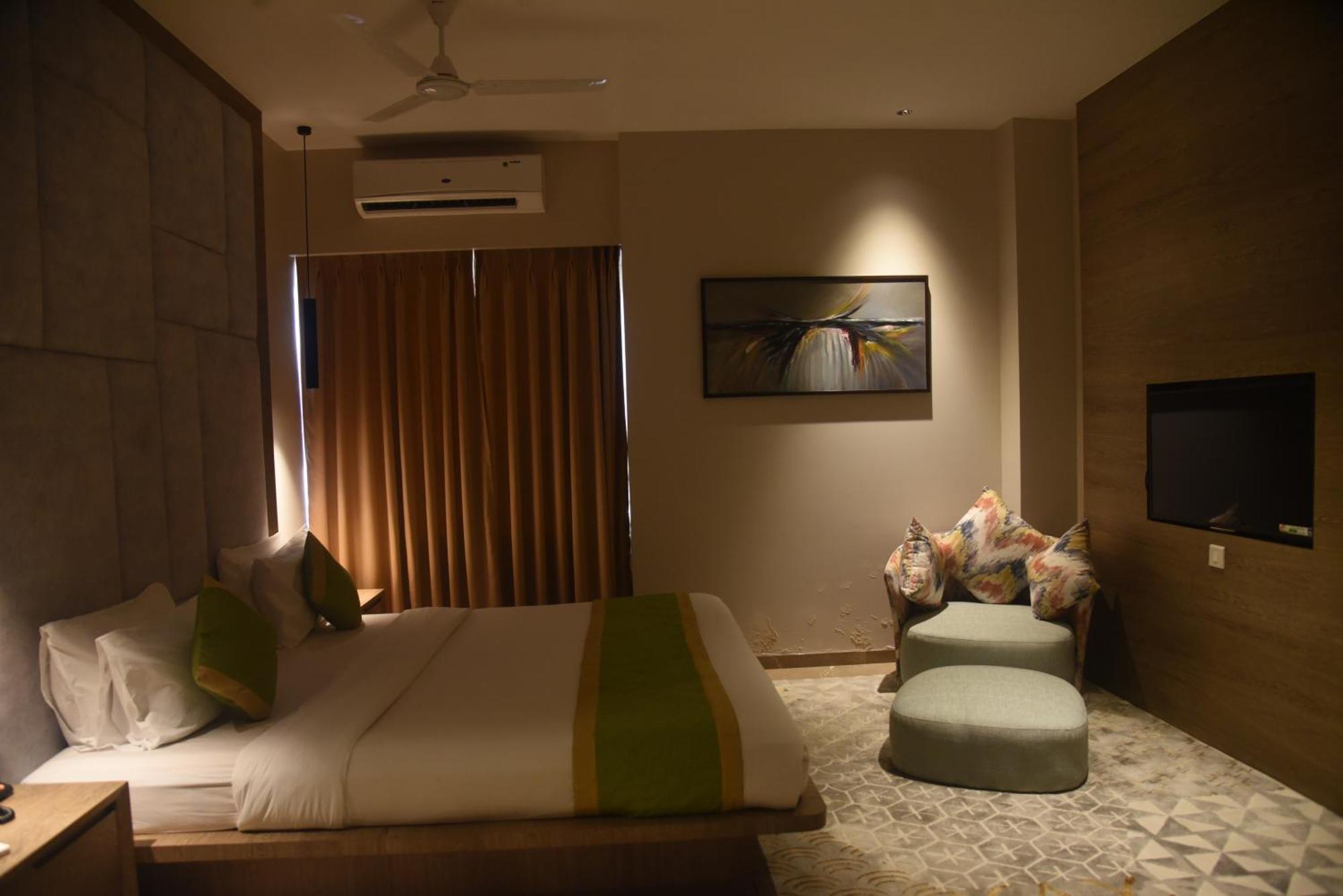 Hotel The Manor - A Boutique Hotel Jorhāt المظهر الخارجي الصورة