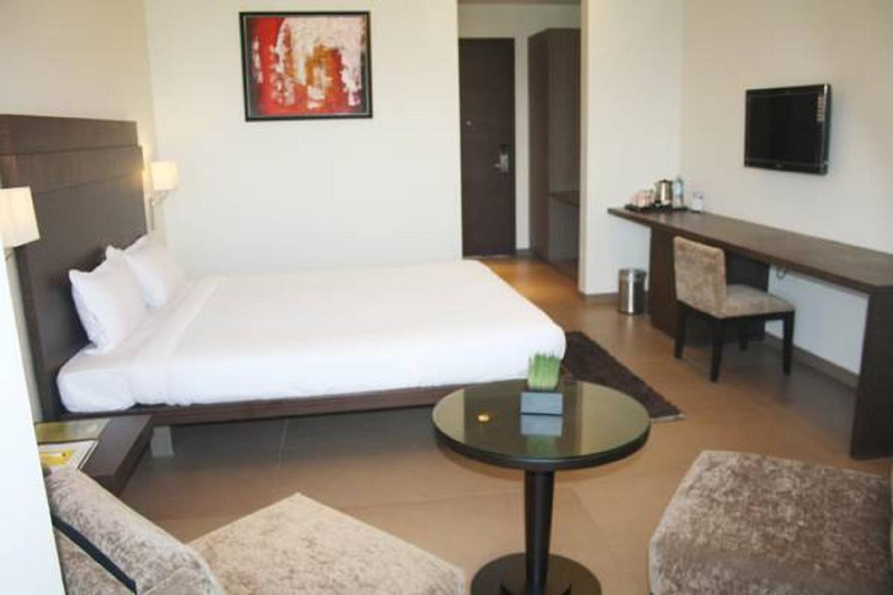 Hotel The Manor - A Boutique Hotel Jorhāt المظهر الخارجي الصورة